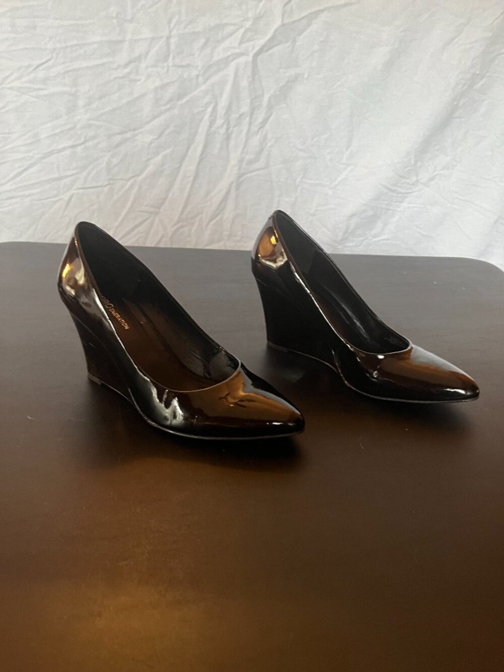 BCBG 8.5M Black Leather Heels